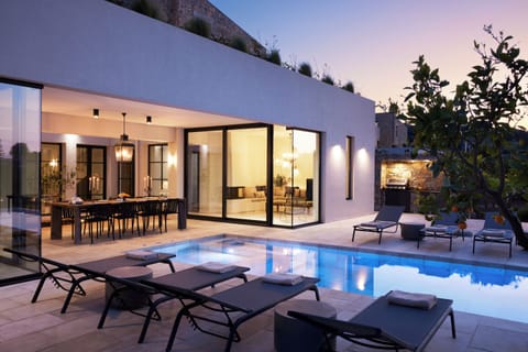 Private pool
