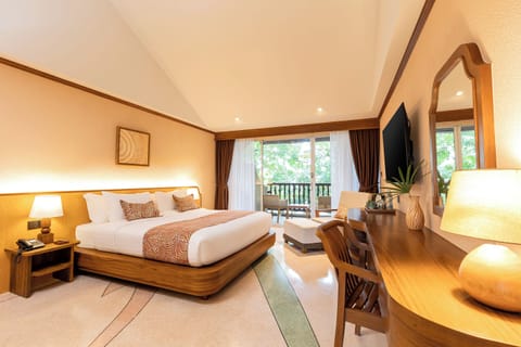 Junior Double or Twin Room, 1 Bedroom | In-room safe, desk, blackout drapes, iron/ironing board