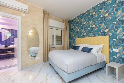 In-room safe, desk, soundproofing, iron/ironing board