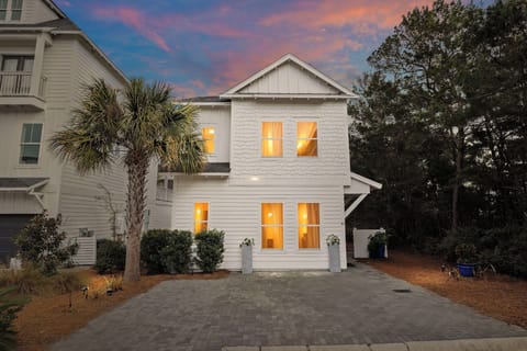 Welcome to your 30A coastal retreat -- CrabCakes @ Inlet -- 4b/3.5b beach home