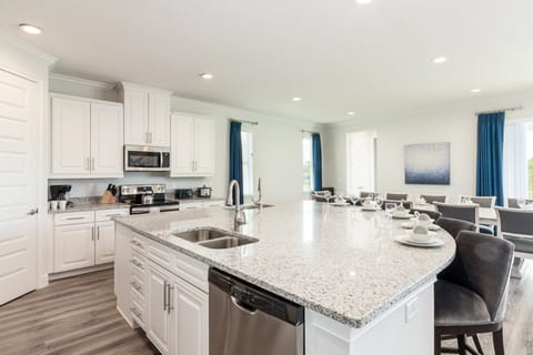 House, Multiple Beds, Pool Access, Pool View (Castle Getaway -Fairway Ridge Reunion) | Private kitchen