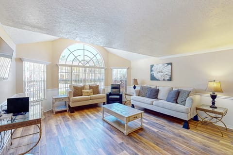 House, Multiple Beds, Hot Tub, Pool View (Laguna Bay - Laguna Bay Villas) | Living area