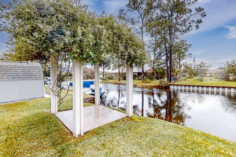 House, Multiple Beds, Kitchen (Canal Carnival) | View from room