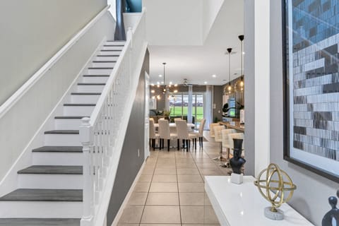 House, Multiple Beds, Pool Access, Pool View (Relax & Play Villa - Windsor Island) | Interior