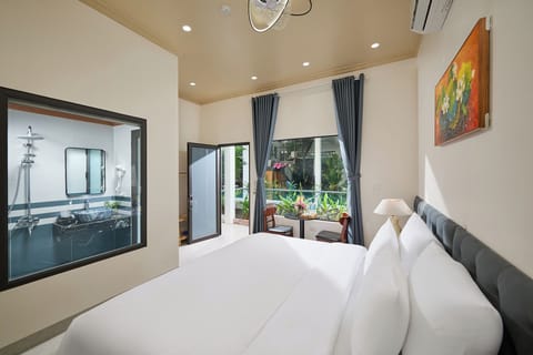 Double Room, Garden View | Desk, laptop workspace, soundproofing, free WiFi