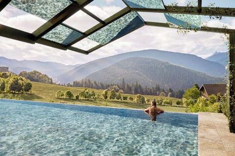 Infinity pool