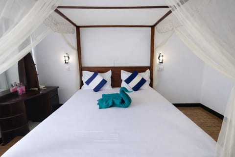 Deluxe Double Room, Balcony, City View | Blackout drapes, soundproofing, iron/ironing board, free WiFi