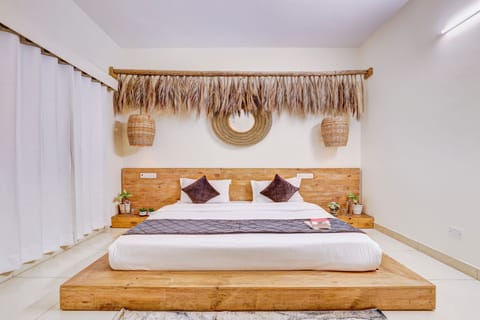 Deluxe Villa, Garden View | Iron/ironing board, free WiFi