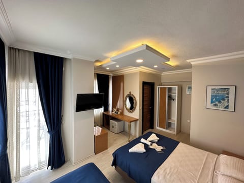 Premium bedding, minibar, in-room safe, iron/ironing board