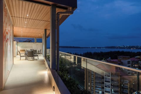 Apartment, 3 Bedrooms, Partial Sea View | Property grounds