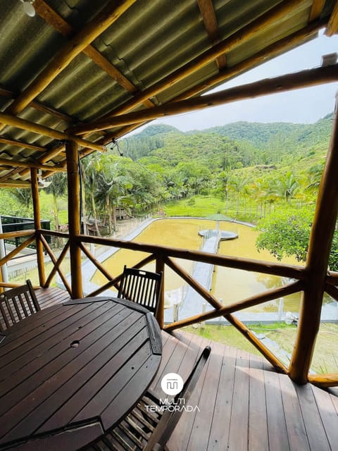 Premium Cottage, Pool Access | Outdoor dining