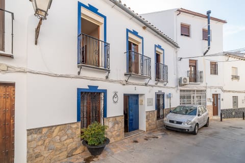 House with private pool for 10 guests