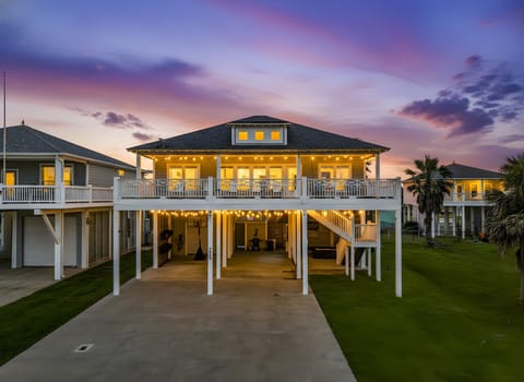 Walk into sunset views and coastal calm at La Bella Vista