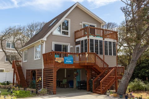 NH256: Pookie's and Bubba's Cottage | Front Exterior