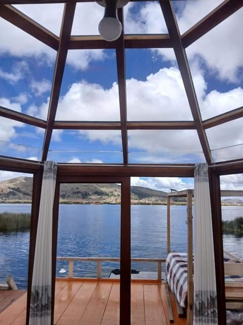 Suite, Balcony, Lake View | Property grounds