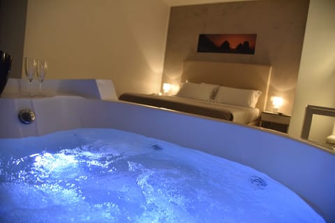 Deluxe Double Room | Room amenity