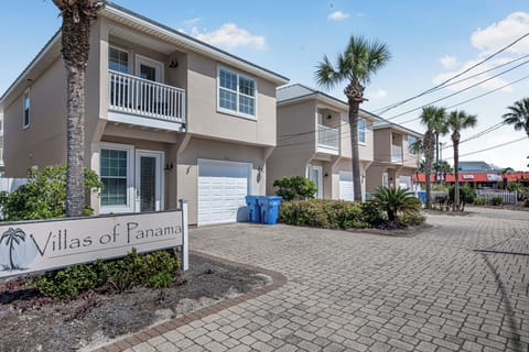 Beautiful home walking distance to the beach