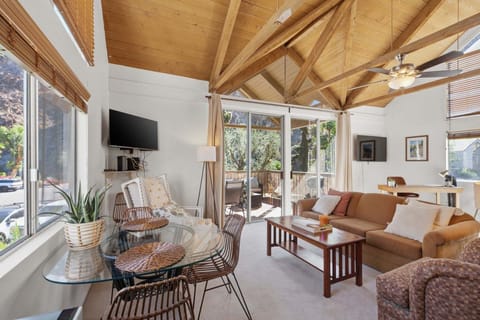 Studio | Living area | Smart TV, streaming services