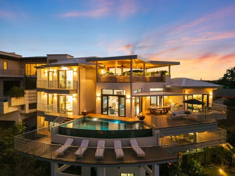 Luxury Retreat - 8 bedroom family villa