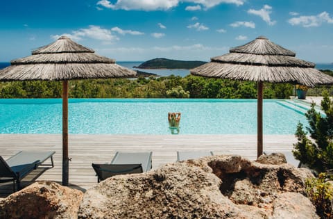 Infinity pool