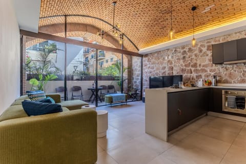 Condo - Image 2