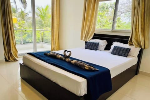 Hypo-allergenic bedding, desk, soundproofing, free WiFi