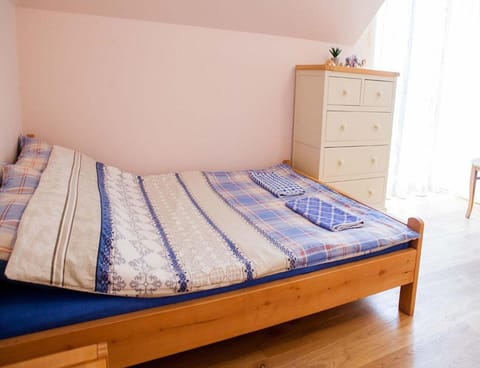 Apartment | 1 bedroom, individually furnished, bed sheets