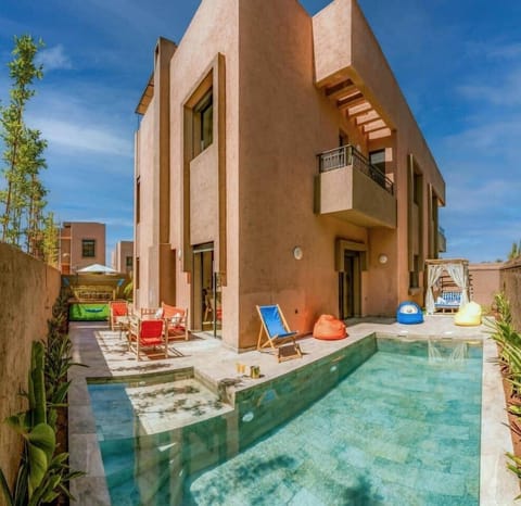 Pool & backyard garden