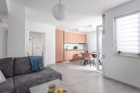 Standard Apartment, 1 Bedroom, Balcony (Apt Rosa Walk To Beach /w Balcony) | Living room