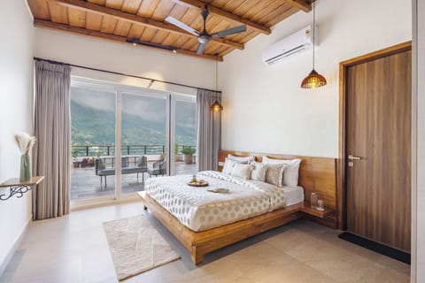 Luxury Villa, Balcony, Mountain View | Free WiFi