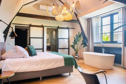 Junior Suite, Canal View | Iron/ironing board, free WiFi