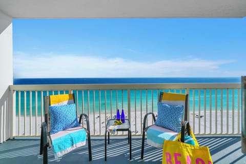 Welcome to Pelican Beach 1611 - Seabreeze Sixteen!