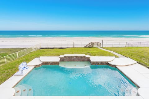 Oceanfront, private pool