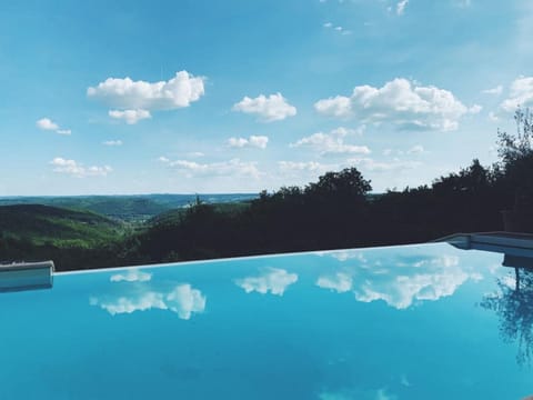 House | 5 bedrooms, Internet
