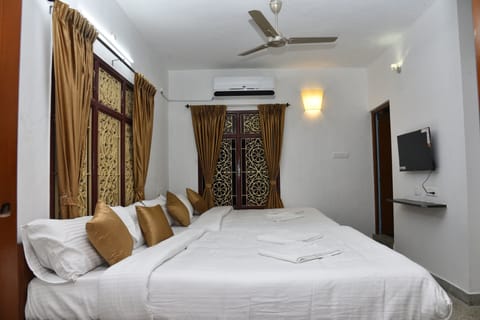 Superior Room | Desk, laptop workspace, free WiFi