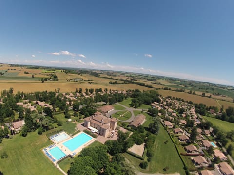 3 outdoor pools