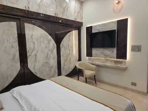 Villa, 3 Bedrooms | Desk, WiFi (free), bed sheets