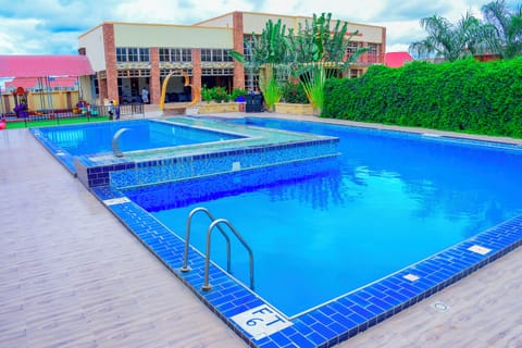 2 indoor pools