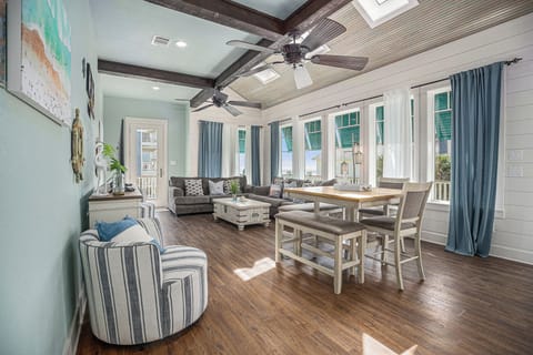House (3 Bedrooms) | Property amenity
