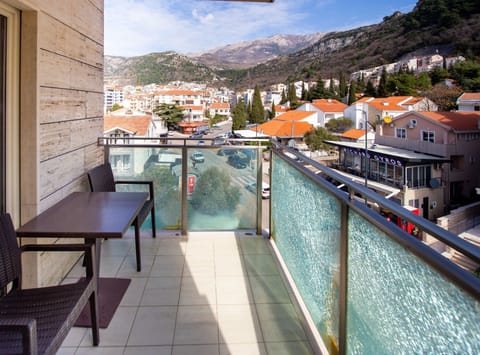 House (One Bedroom Suite with Double Bed 102) | Balcony