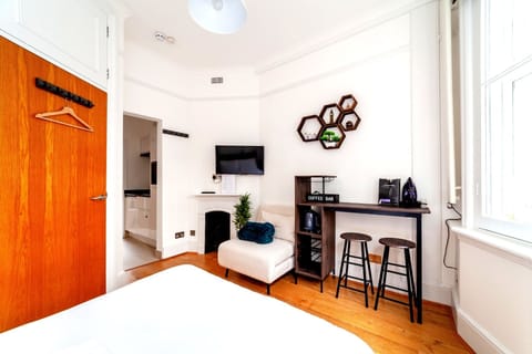 Classic Studio, City View | Desk, laptop workspace, blackout drapes, iron/ironing board