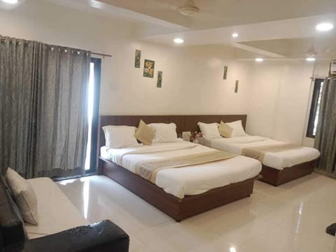 Quadruple Room | Free WiFi, bed sheets