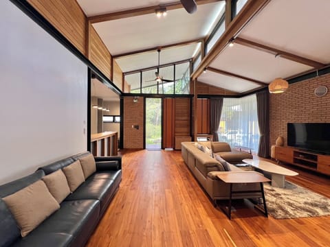 Hide Away Villa | Living area | 32-inch TV with cable channels