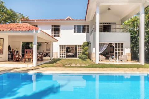 Private Pool Magic –
