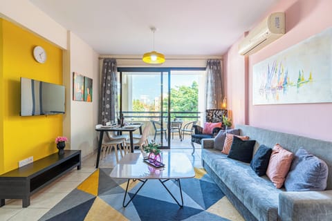 Apartment, 1 Double Bed with Sofa bed, Kitchen, City View | Living room | Smart TV, Netflix, streaming services