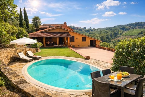 8 outdoor pools