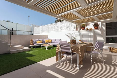 Private terrace with pool and relaxation area