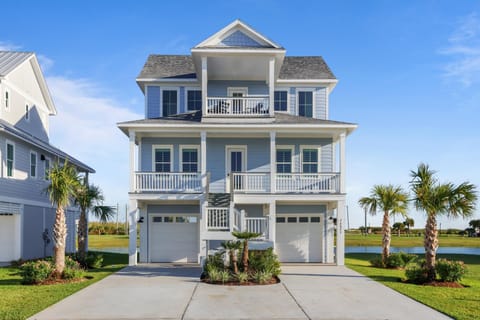 Welcome to Waters Edge hosted by Pointe West Vacation!