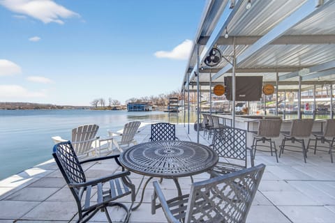 LAKEOZARKVACATION.COM