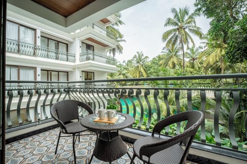 Apartment, 2 Bedrooms, Balcony | Property grounds